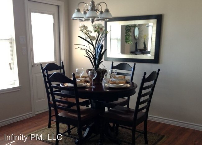 Foto del edificio - 3 br, 2 bath Apartment - 1070 Newcastle Drive