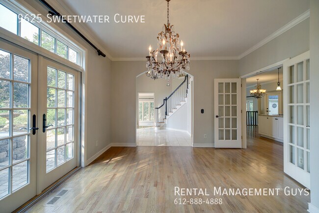 Building Photo - Stunning Home in Shorewood- Rare Rental!
