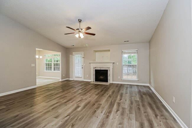 Building Photo - 7039 Lowen Rd