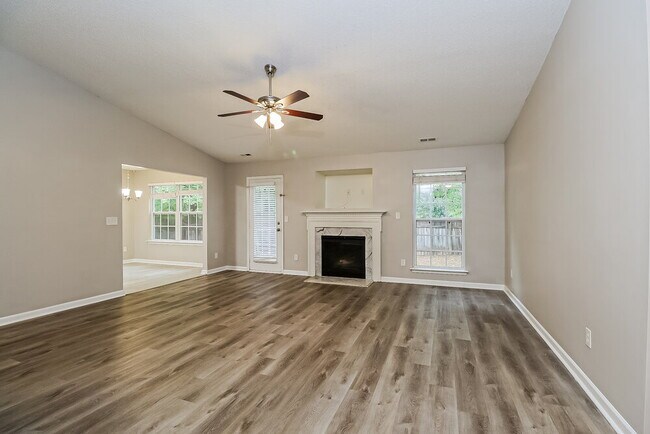 Foto del edificio - 7039 Lowen Rd