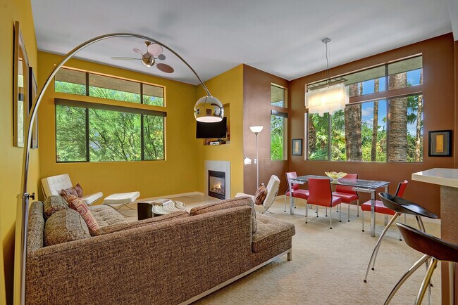 Foto del edificio - $500 Move-In Special! Furnished Two - Bedr...