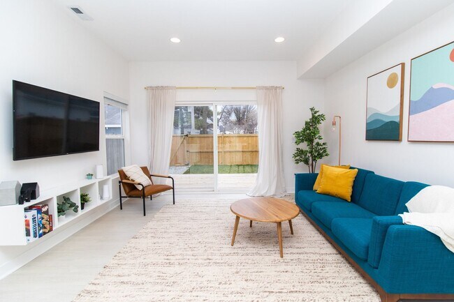 Foto del edificio - Furnished 3BR Home for Lease | King Suite | Fenced Yard