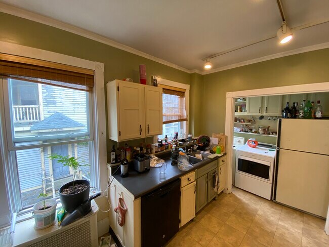 Building Photo - 5 Oswald St