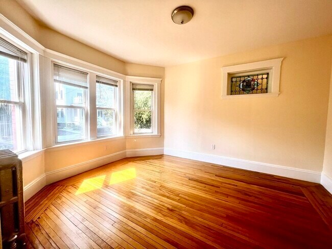 Foto del edificio - 102 Trowbridge St