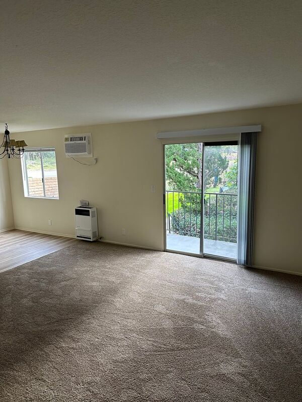 Building Photo - 2323 Del Mar Rd