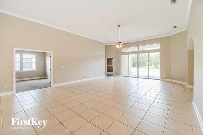 Foto del edificio - 2305 Yellow Jasmine Ln