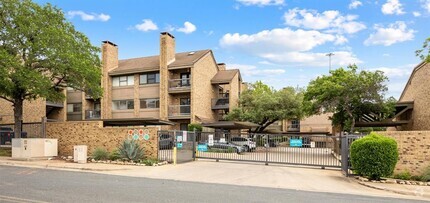 Building Photo - 8888 Tallwood Dr