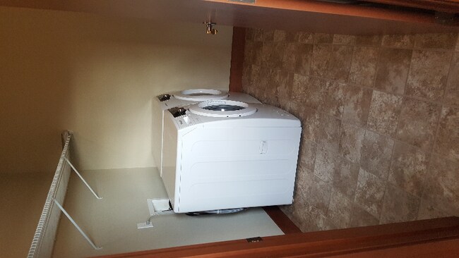 Foto del edificio - 3800 NE 3rd Pl