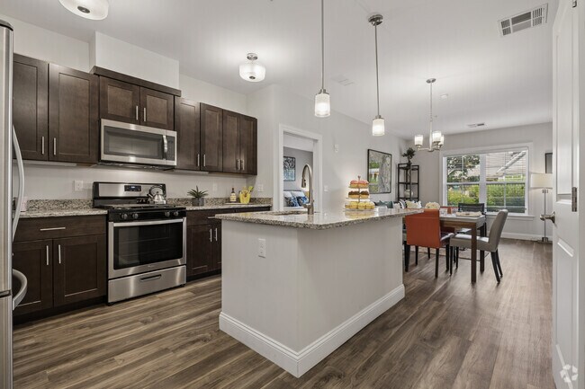 2 habitaciones, 2 baños - 1075 pies cuadrados - Cocina - Canal Crossing at Whitneyville West