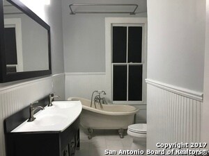 Foto del edificio - 203 Devine St