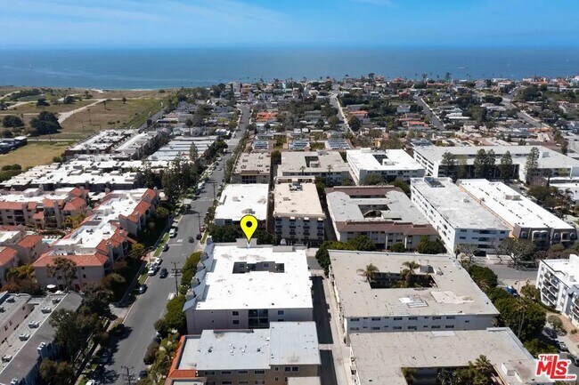Less than 1 mile from the beach - 8740 Tuscany Ave