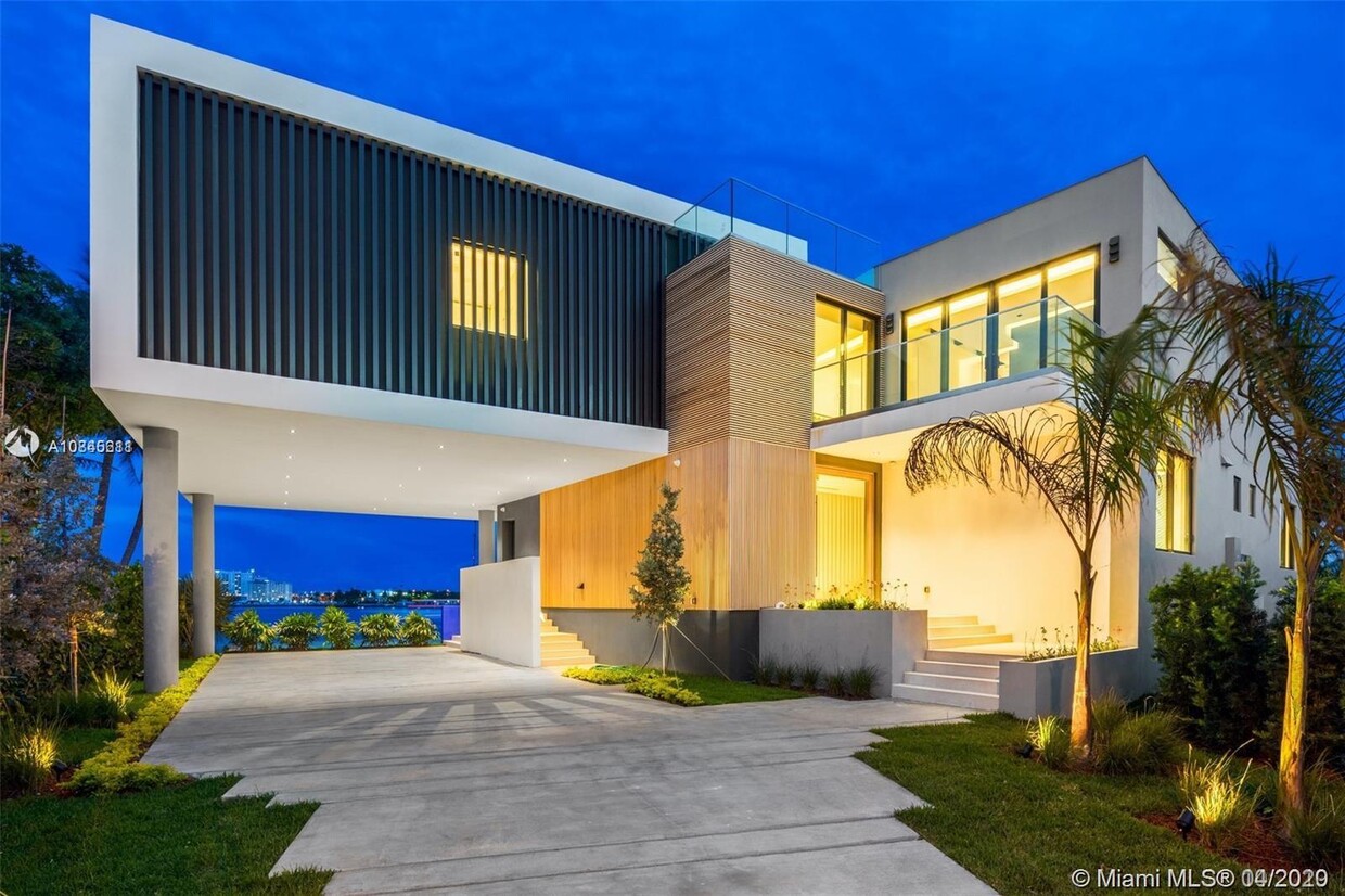 Foto principal - 1270 NE 82nd St