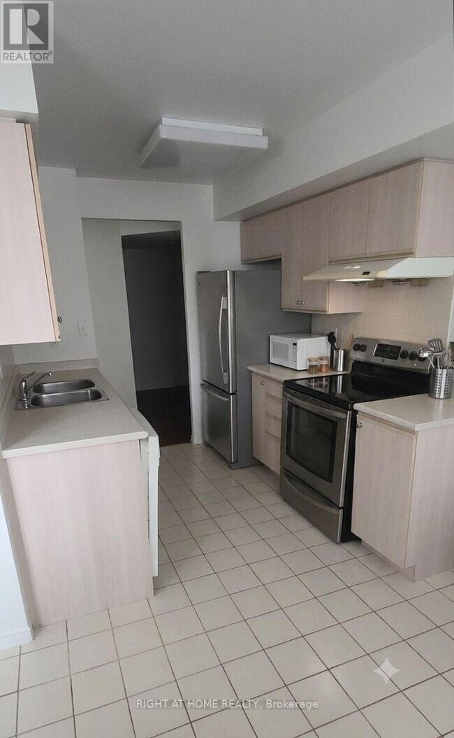 Building Photo - 35 Empress Ave