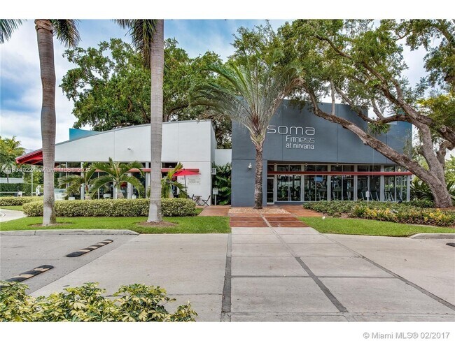 Foto del edificio - 680 NE 64th St
