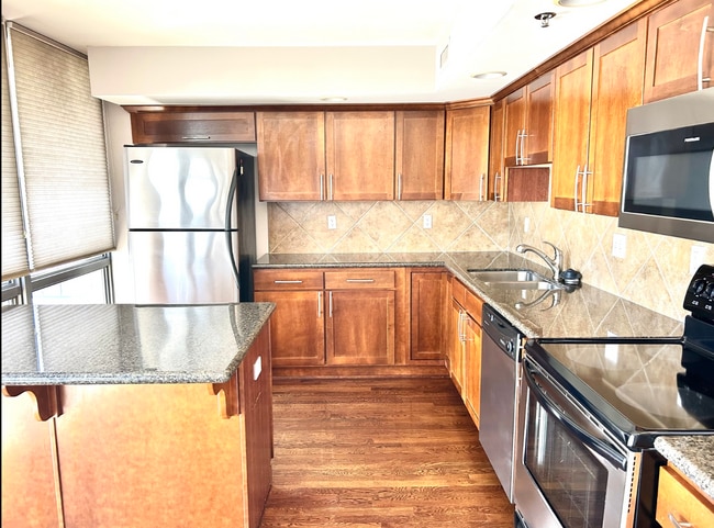 Building Photo - 600 Admiral Blvd