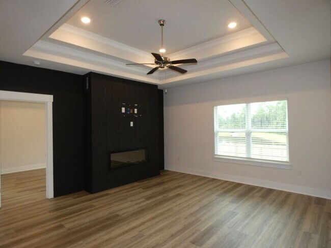Foto del edificio - 6048 Rutherford Lp
