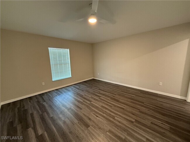 Foto del edificio - 605 NW 25th St