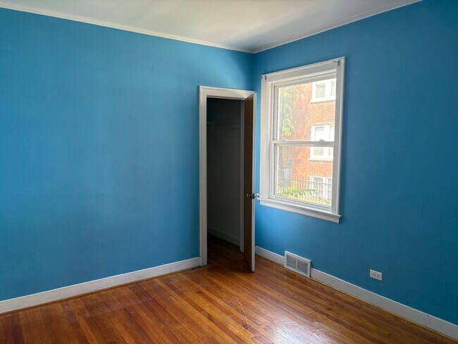 Foto del edificio - 5543 N Spaulding Ave