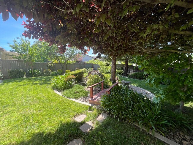 Foto del edificio - Senior Community for those 55+ Large 2 bedroom, 2 bath with bonus room!  All modern amenities!