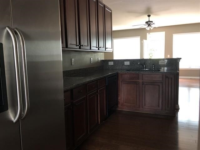 Foto del edificio - 1800 Oak Brook Ln NW