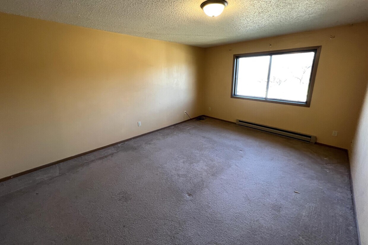 Building Photo - 307 11th Ave NW