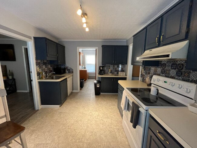 Foto del edificio - 22 N High St