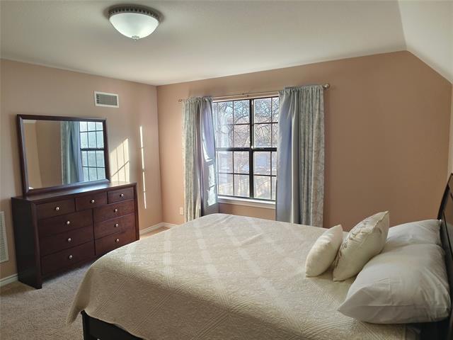 Building Photo - 100 E Bluebonnet Dr