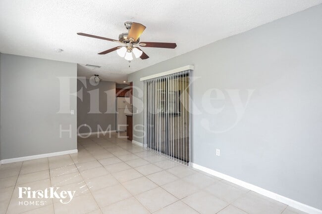 Foto del edificio - 8570 NW 3rd St