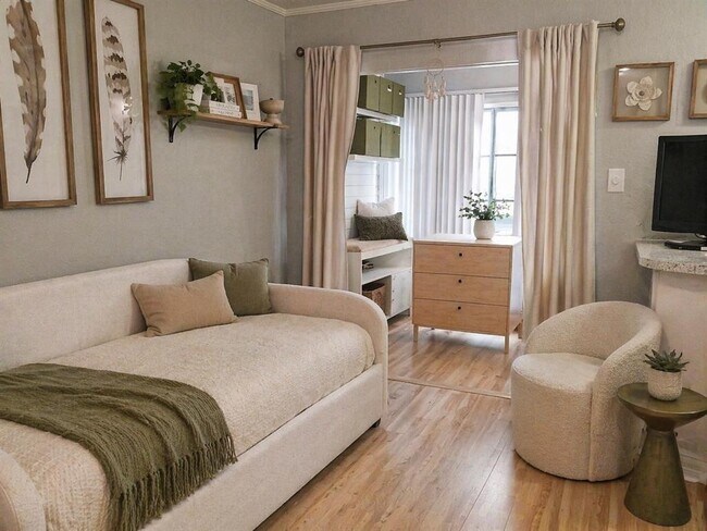 Foto del edificio - 1510 W N Loop Blvd