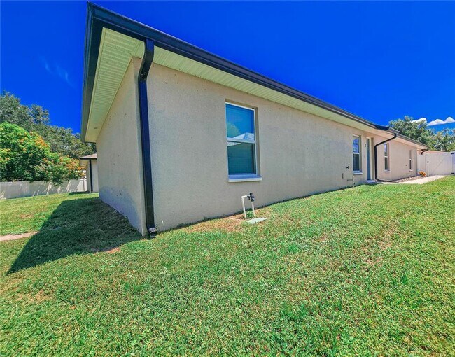 Foto del edificio - 640 E Grapefruit Ave