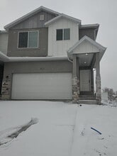 Building Photo - 112 E 730 N