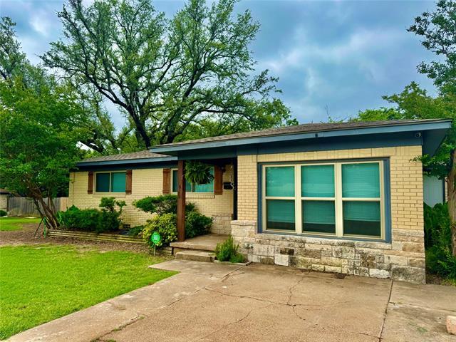 Building Photo - 611 Crestview Dr