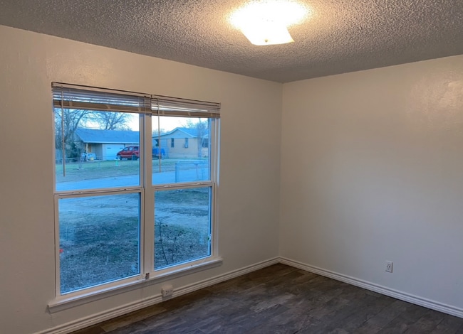 Foto del edificio - 402 Randy Blvd