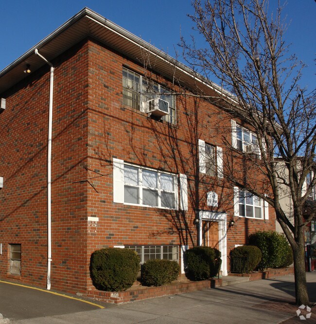 727 W Grand Ave, Rahway, NJ 07065 Apartments Rahway, NJ