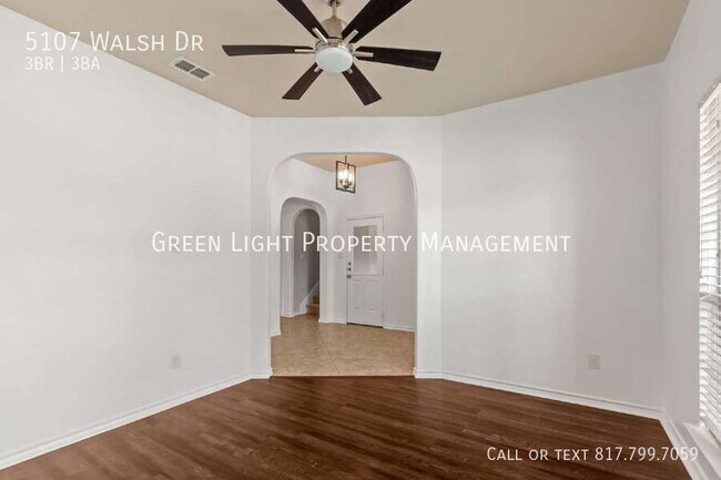 Foto del edificio - 5107 Walsh Dr