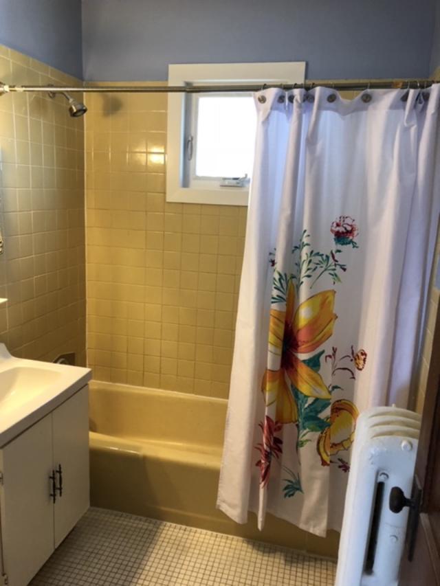 BAÑO - 79 Oakwood Ave