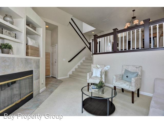 Building Photo - 2 br, 2.5 bath House - 376 Meridian Drive