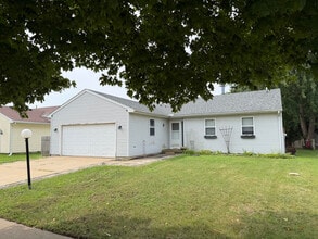 Building Photo - 3305 Valerie Dr
