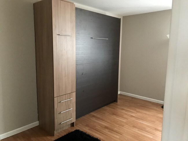 Foto del edificio - 1425 Lakeside Dr