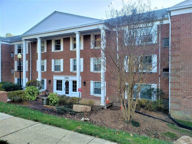 Building Photo - 7621 Tremayne Pl