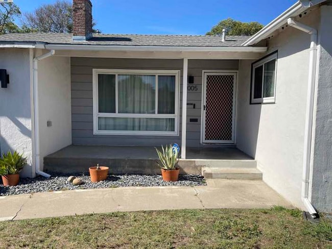 Building Photo - 2005 Joan Way