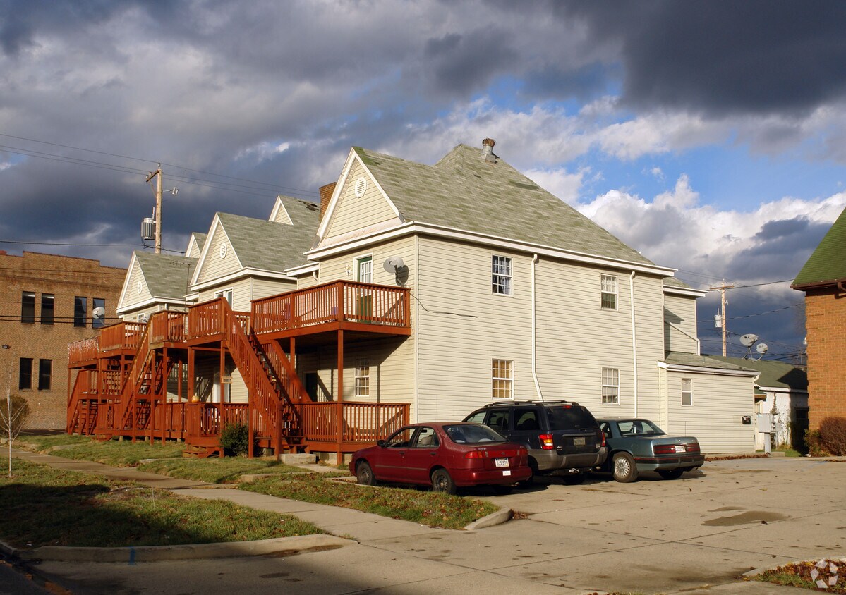 Building Photo - 621-626 13th St