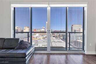 Building Photo - 150 S Las Vegas Blvd Building Photo - 150 S Las Vegas Blvd