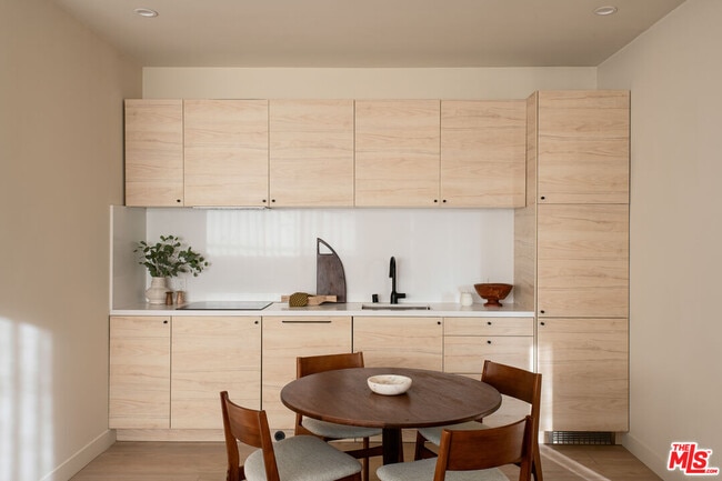 Building Photo - 4205 Blanchard St