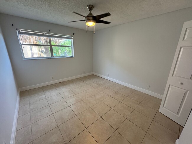Building Photo - 4501 Treehouse Ln