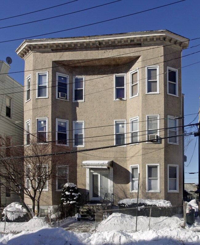 Building Photo - 6 N 10th Ave