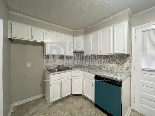 Foto del edificio - Three Bedroom House in Central Macon