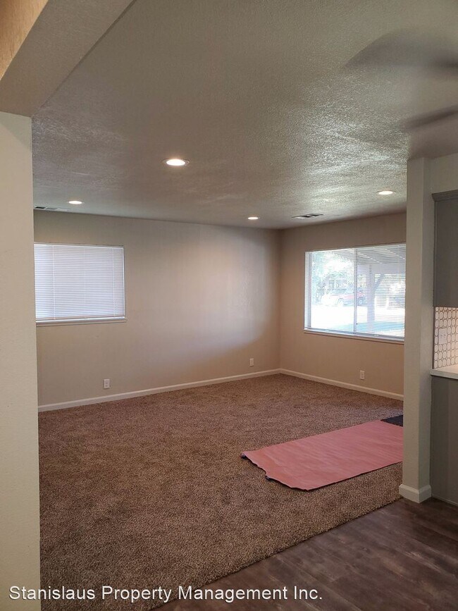 Foto del edificio - 3 br, 2 bath House - 2724 McAdoo Ave