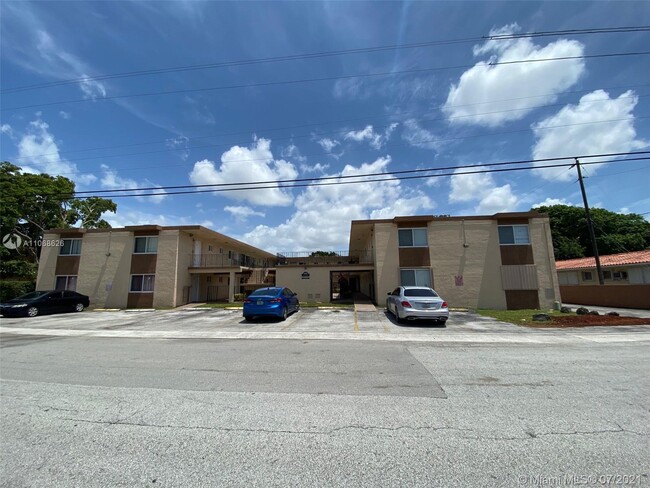 Foto del edificio - 6001 NW 37th St