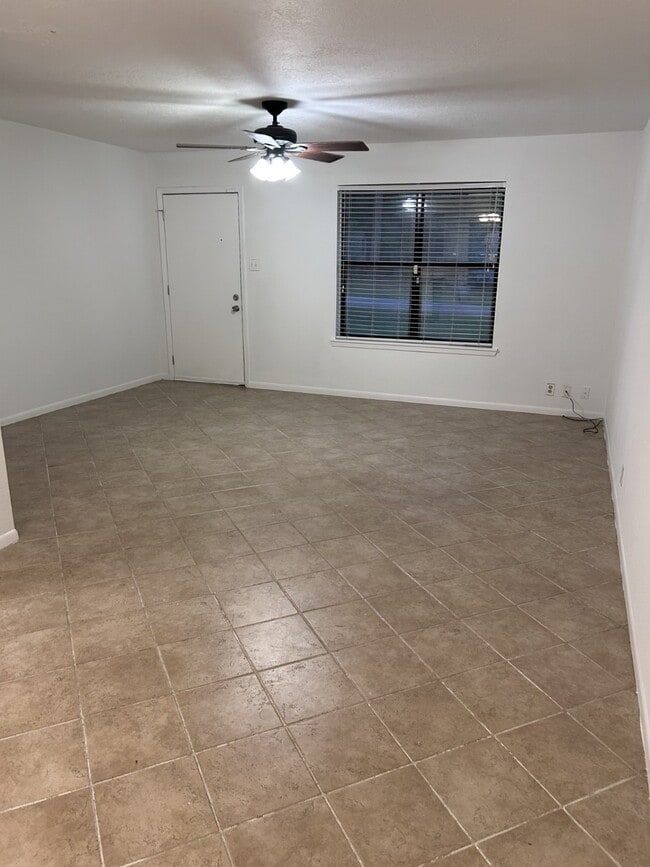 Building Photo - 232 Olen St